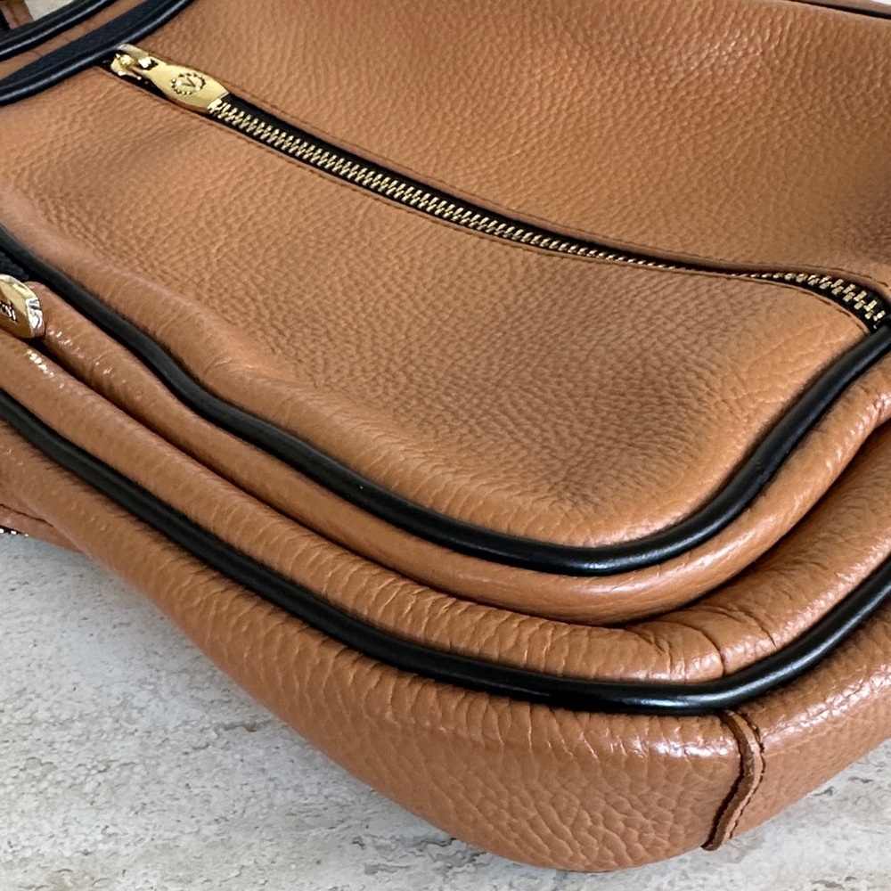 Valentina Leather Crossbody Sling Bag - Classic Travel Carry - Picture 7 of 9
